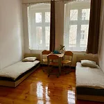 Auberge de jeunesse Lilia House *