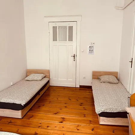 Lilia House Hostal