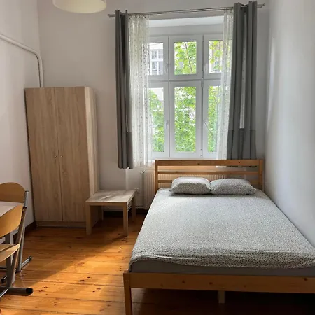 Lilia House Hostal *