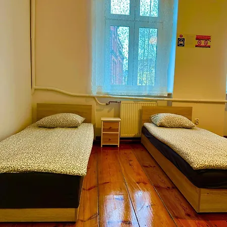 Lilia House Хостел Познань