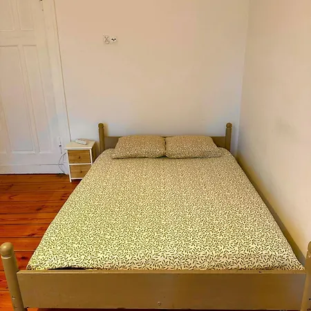 Hostal Lilia House *