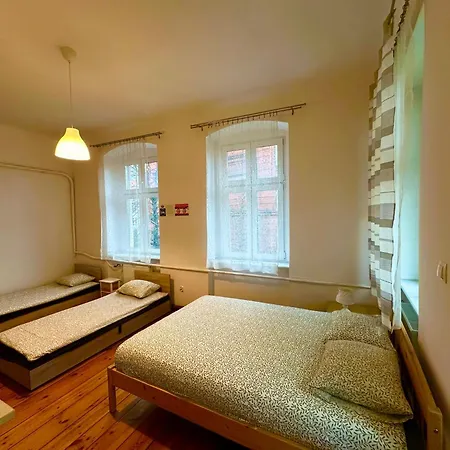 Lilia House Hostal *